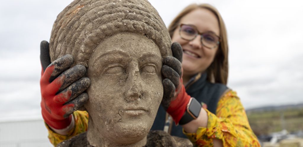 Roman Statues Discovered By Archaeologists Working On HS2 - Vimarsana News